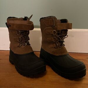 Khombu Snow Tracker size 4 youth - snow boots - new